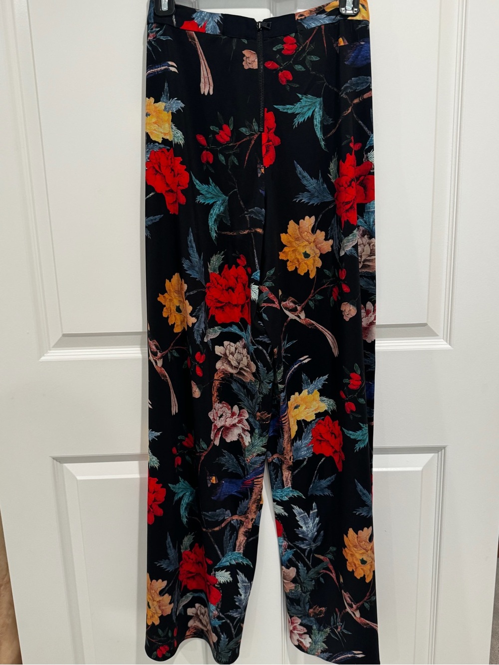 Alice & Olivia 2 Piece Floral Wide-Leg Outfit - Black with Red & Yellow Flowers - Picture 7 of 9